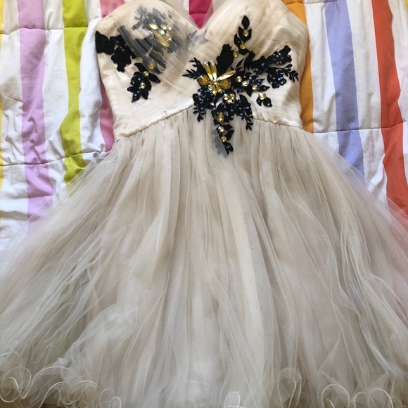 Alex and Sophia Windsor Dress - Picture 1 of 4